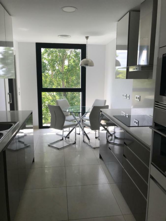Casals Apartment ซาลอว์ ภายนอก รูปภาพ