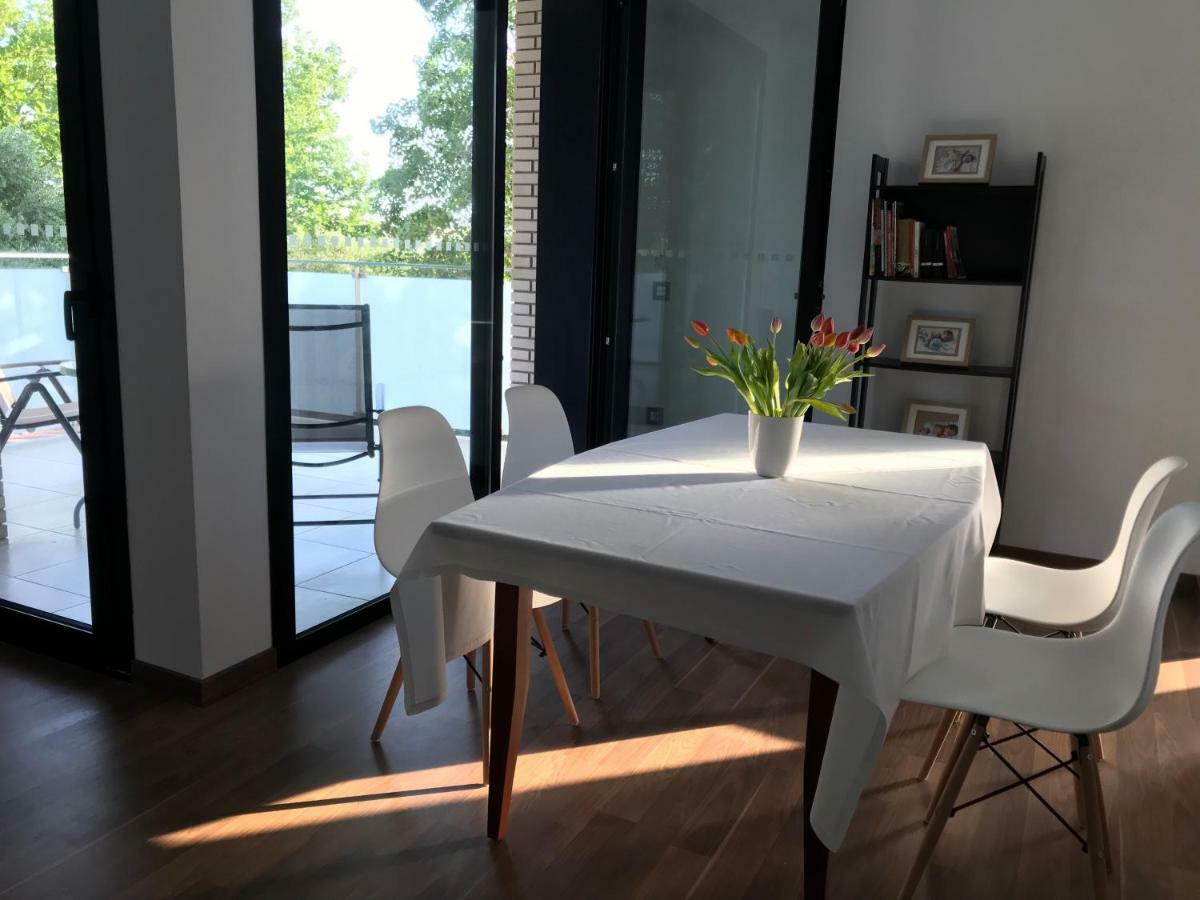 Casals Apartment ซาลอว์ ภายนอก รูปภาพ